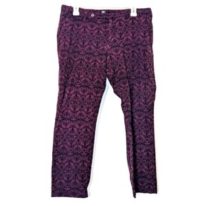 Mossimo Maroon Brocade Crop pant Fit 3